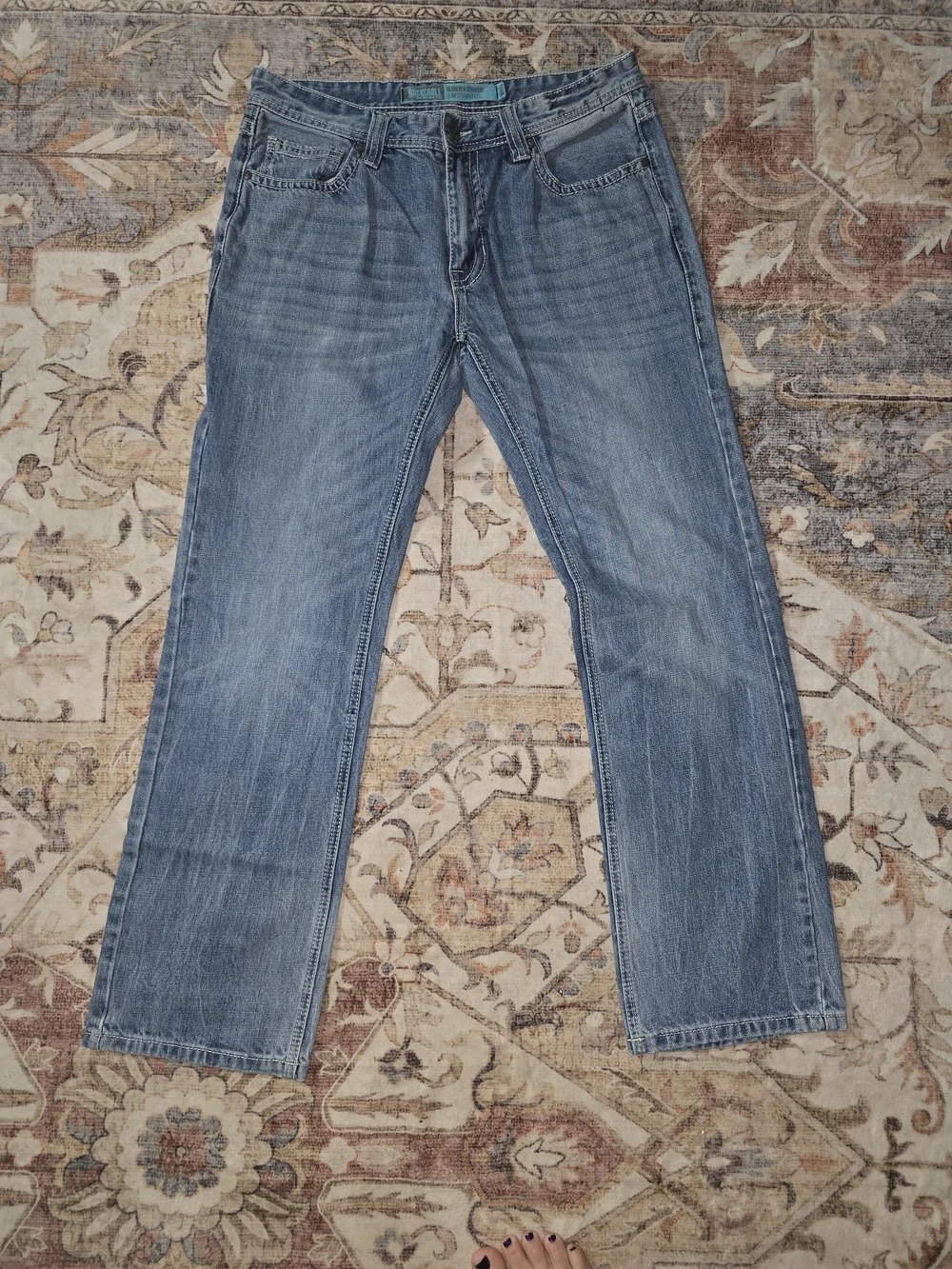 Relaxed Fit Men's Denim Jeans in Faded Blue